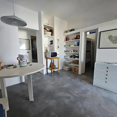 Pantelleria Punta Tre Pietre 33 *